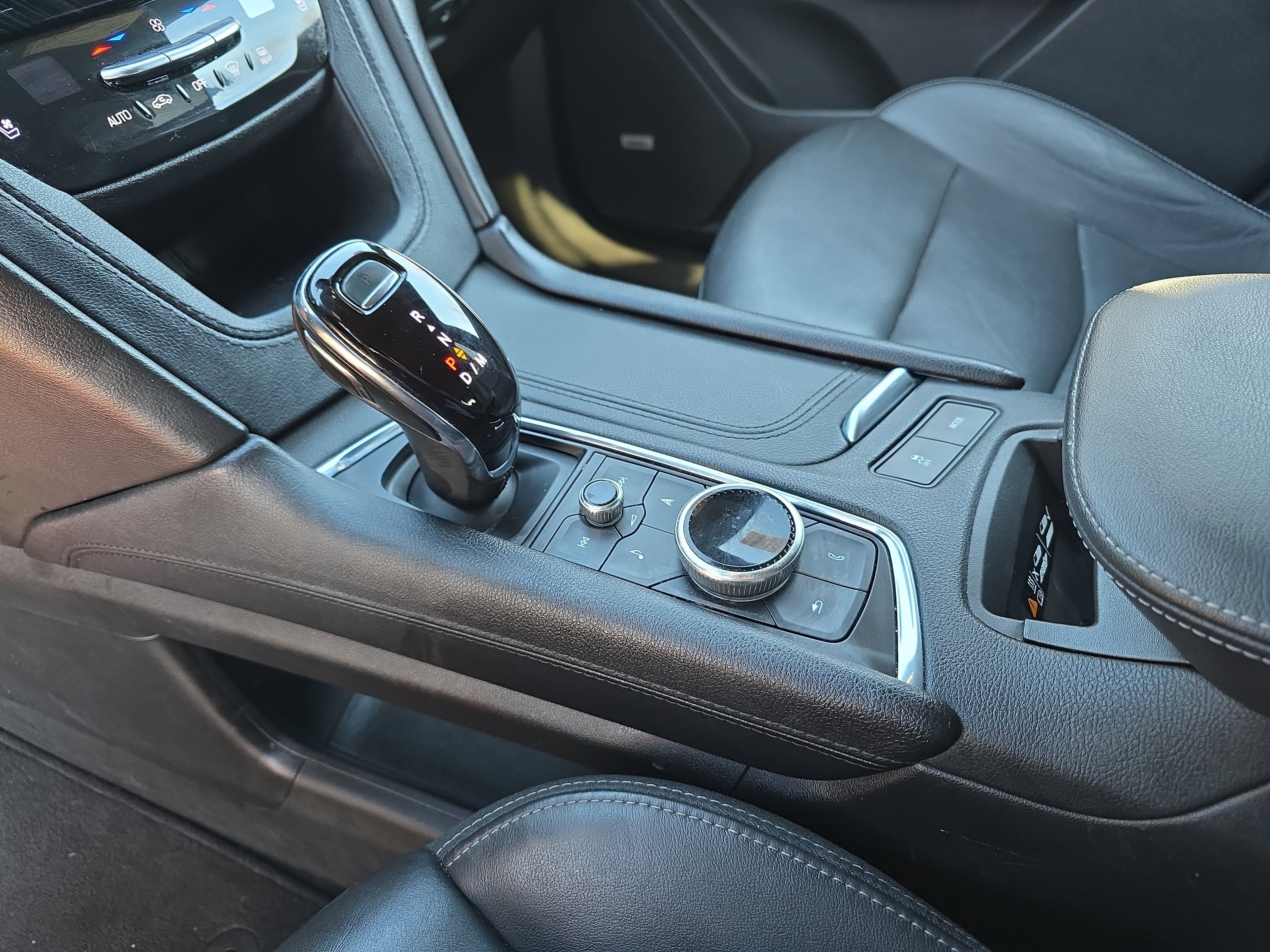 Used 2023 Cadillac XT6 Premium Luxury image 27