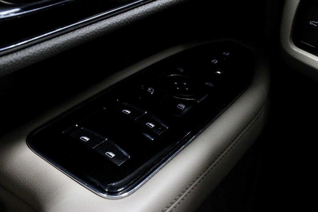 Used 2023 Lincoln Navigator Reserve w/ Equipment Group 201A image 27