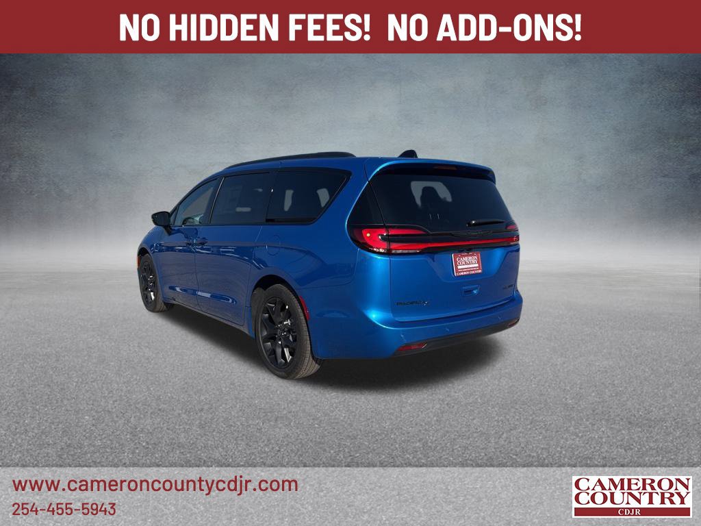 New 2026 Chrysler Pacifica Limited w/ S Appearance Package FWD image 5