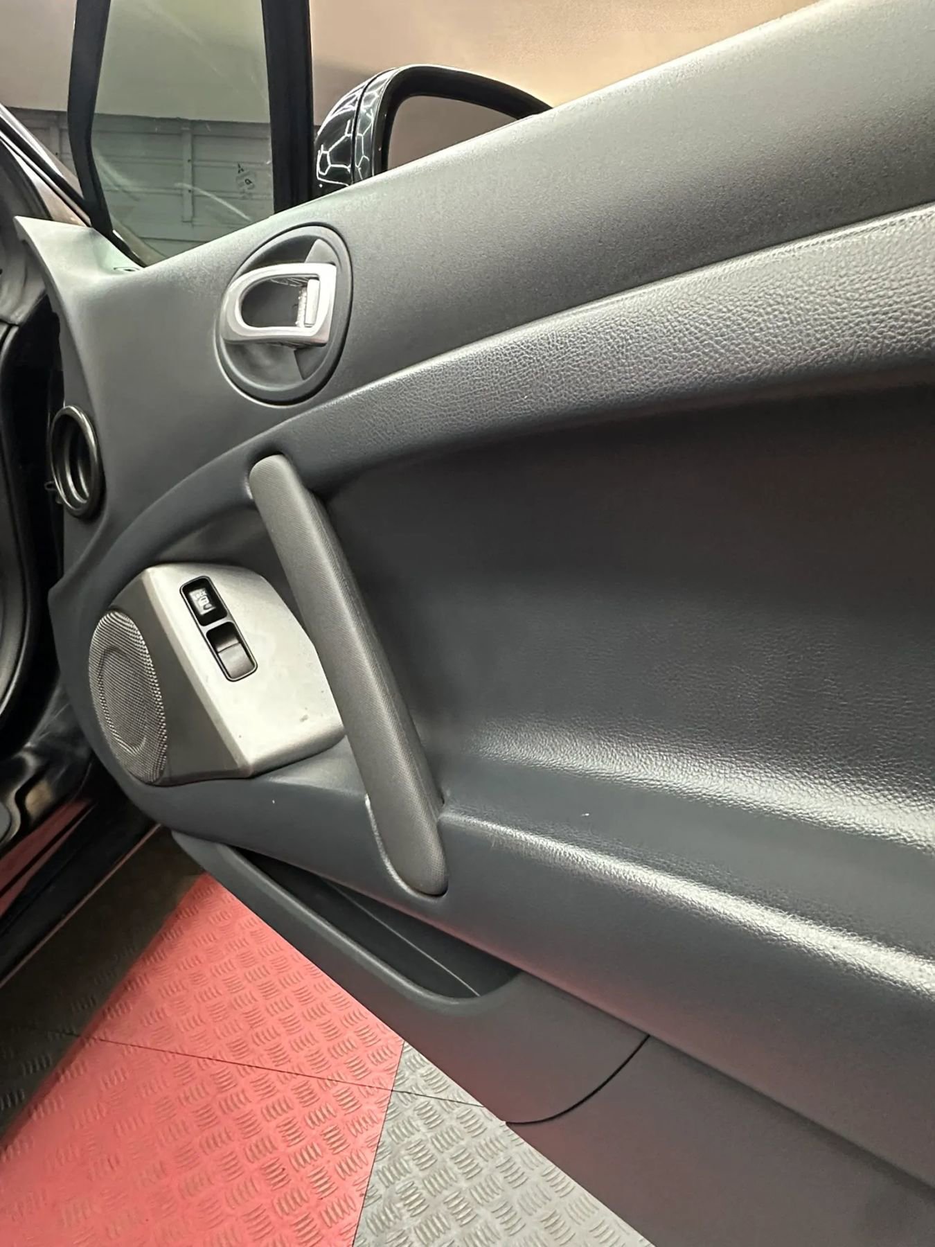 Used 2007 Mitsubishi Eclipse GT FWD image 25