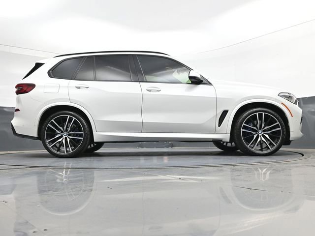 Used 2021 BMW X5 xDrive40i w/ M Sport Package AWD/4WD image 21