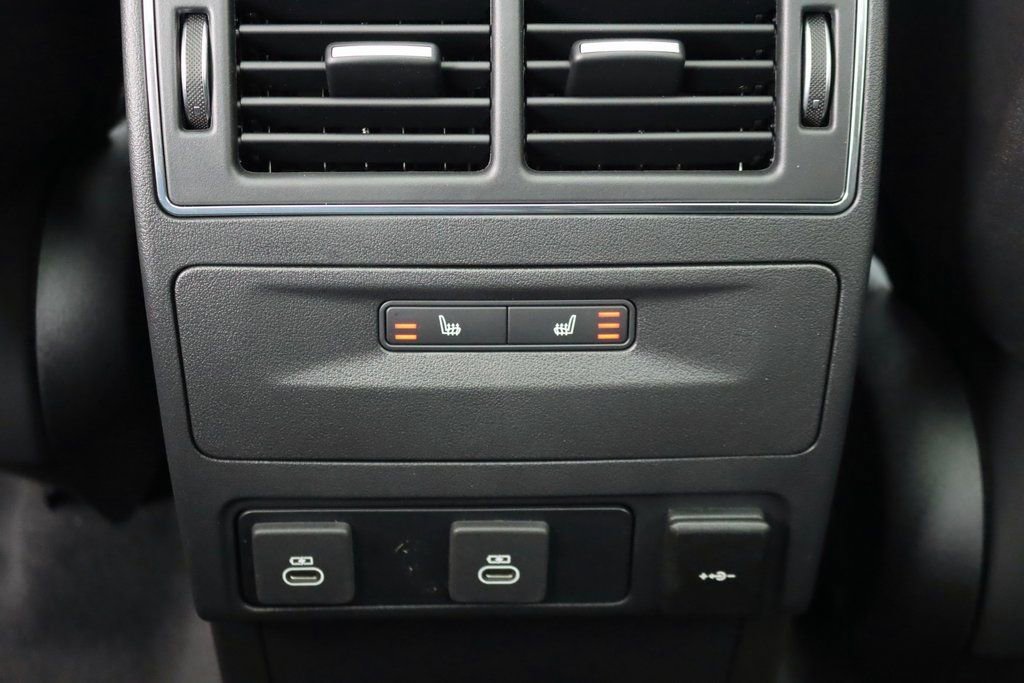 Used 2026 Jaguar F-PACE R-Dynamic S image 33