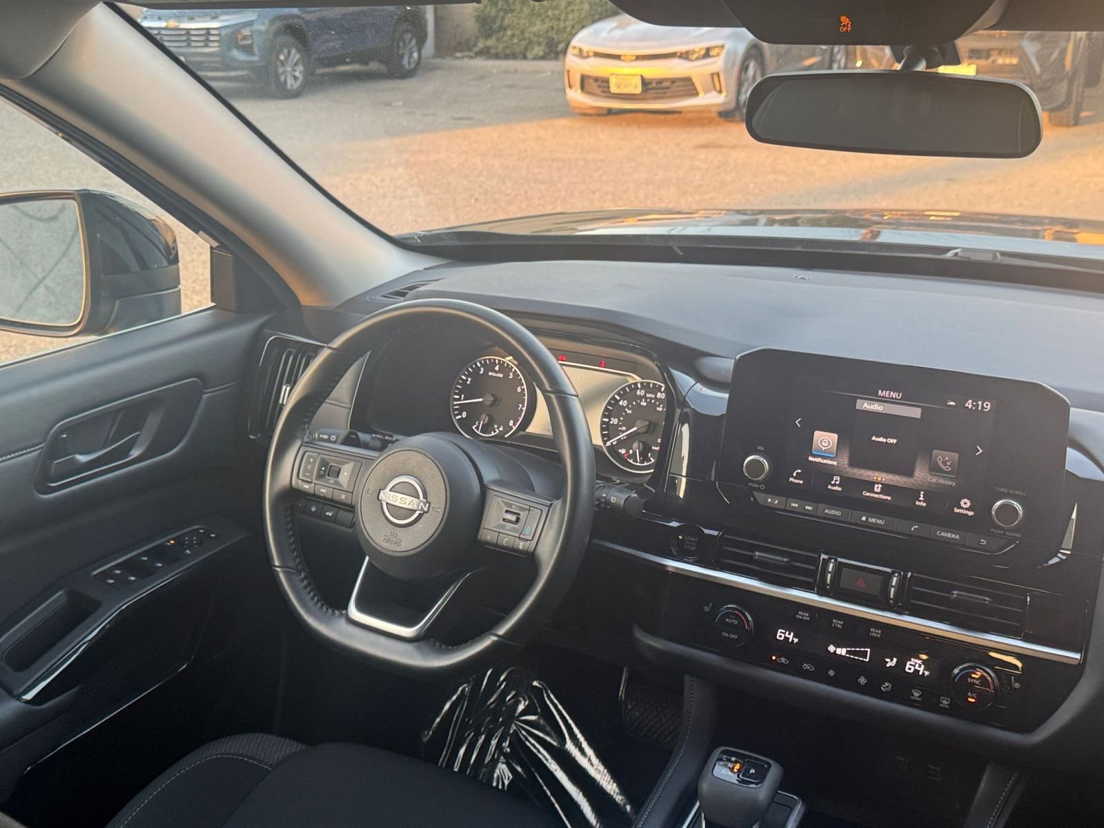 Used 2025 Nissan Pathfinder SV image 36