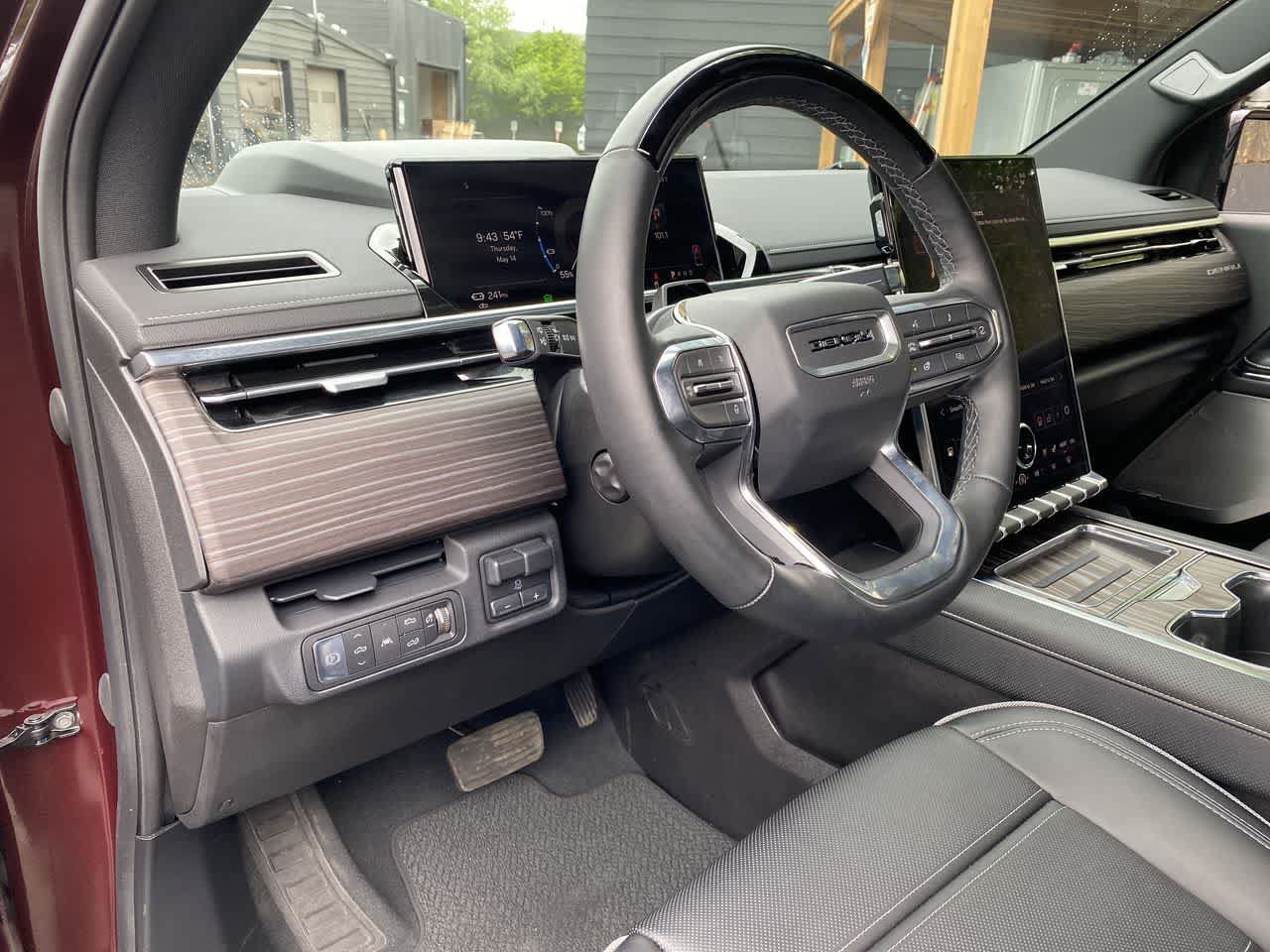 Used 2025 GMC Sierra EV Denali AWD/4WD image 2