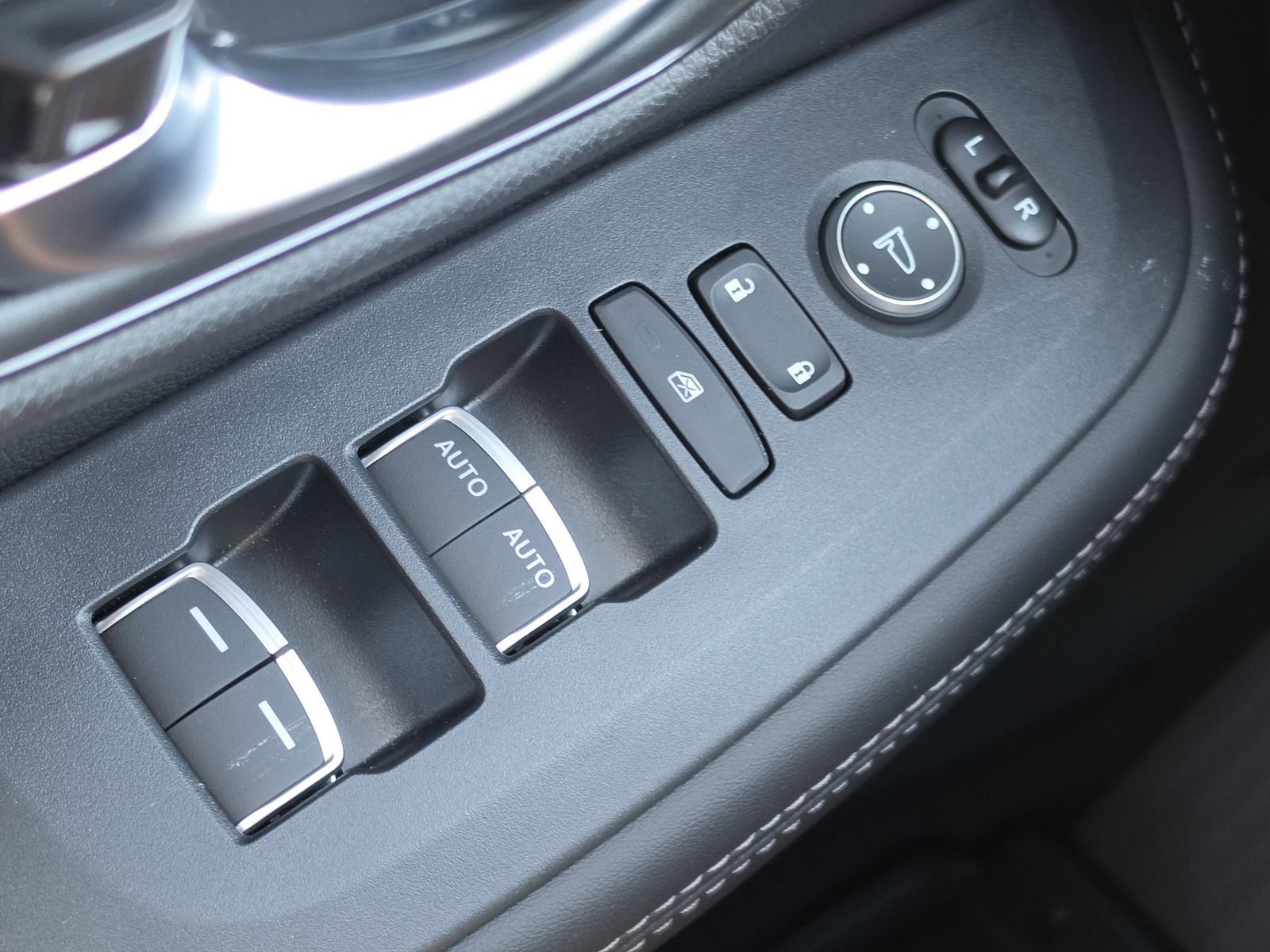 New 2026 Honda HR-V EX-L image 13