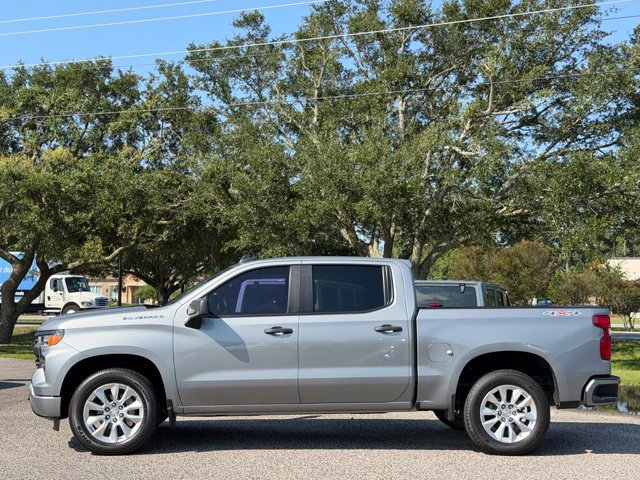 Used 2023 Chevrolet Silverado 1500 Custom AWD/4WD image 4