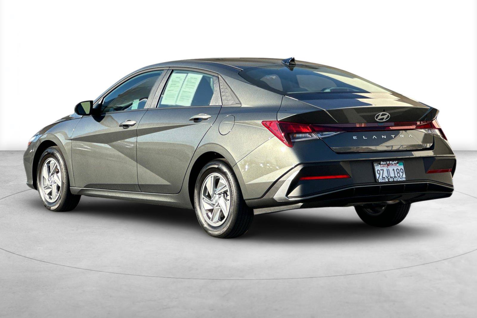 Certified 2026 Hyundai Elantra SE FWD image 4
