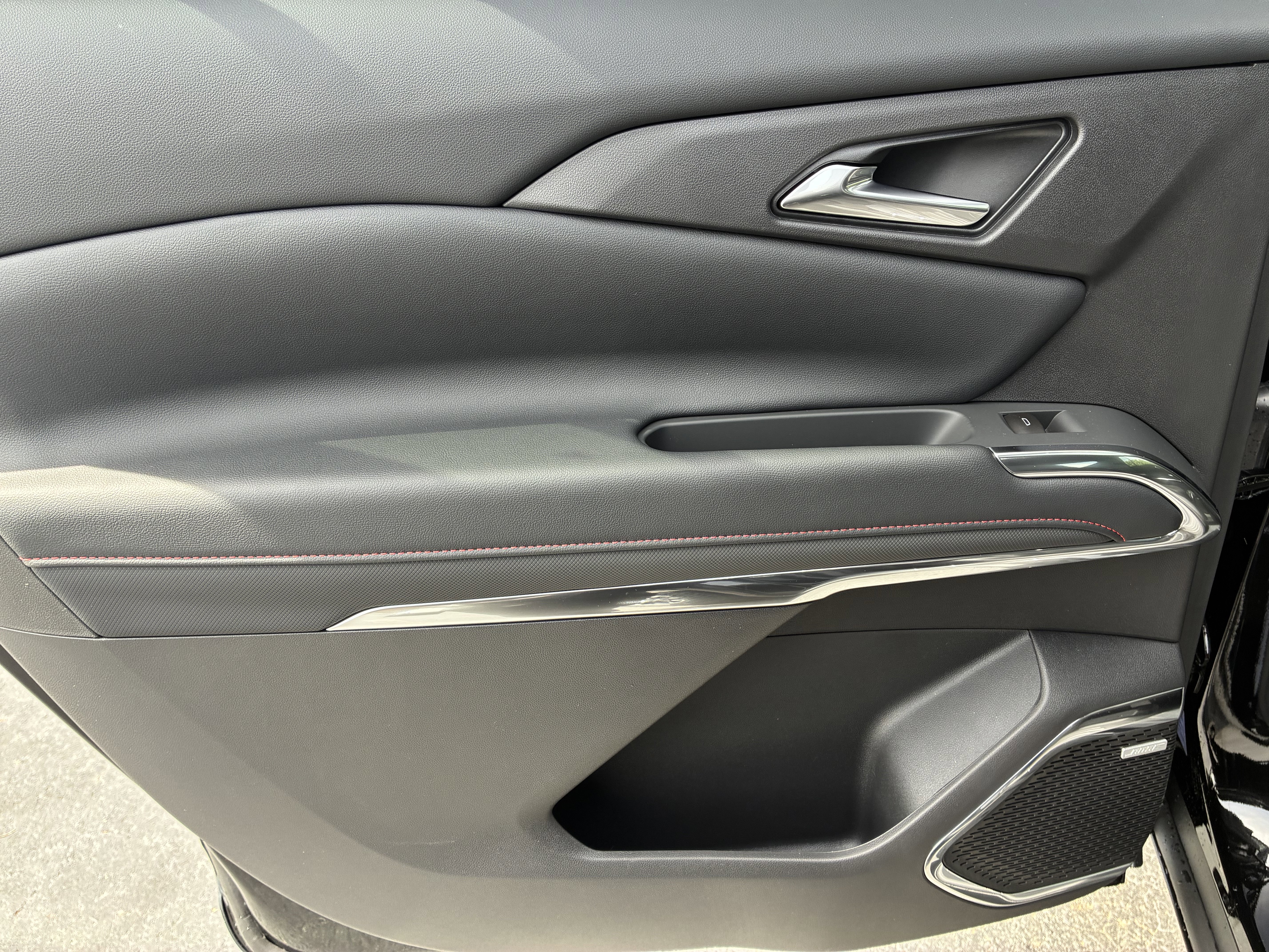 New 2026 Chevrolet Traverse Z71 w/ Enhanced Driving Package AWD/4WD image 17