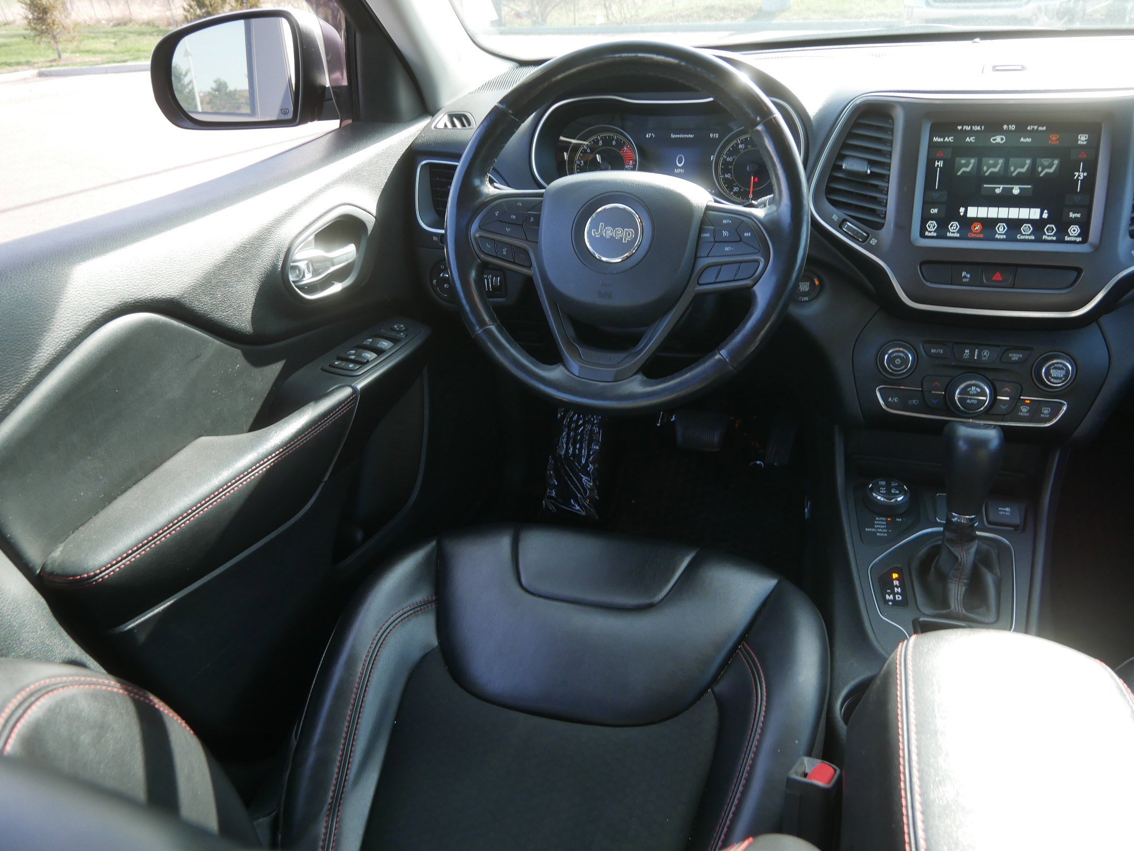 Used 2020 Jeep Cherokee Trailhawk w/ Cold Weather Group image 9