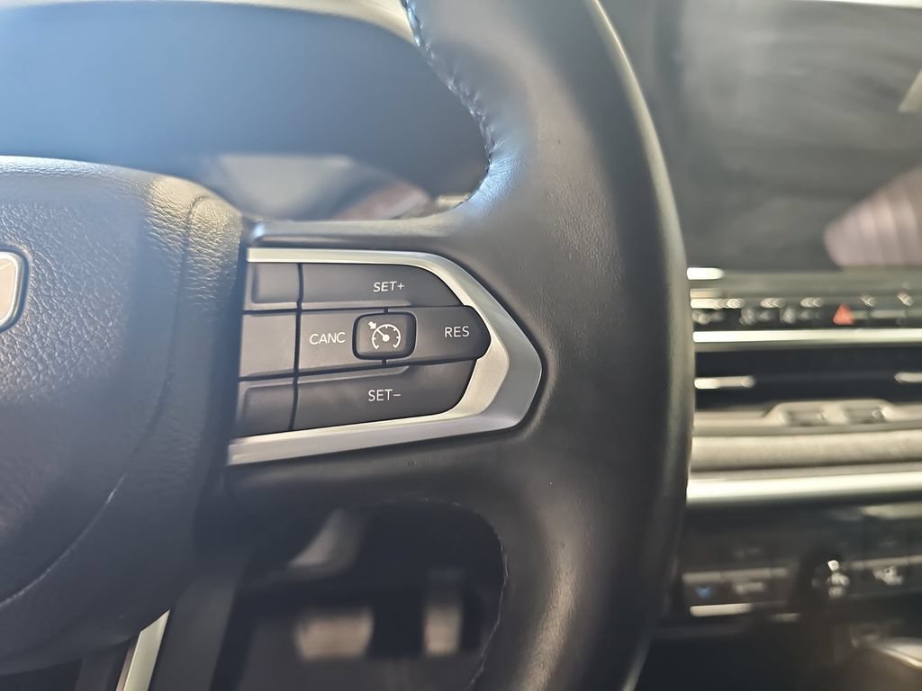 Used 2022 Jeep Compass Latitude w/ Sun and Sound Group AWD/4WD image 17
