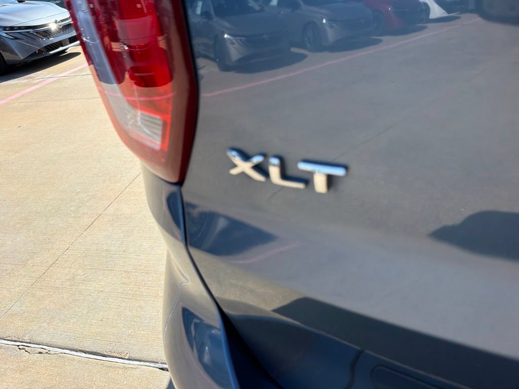 Used 2018 Ford Explorer XLT w/ Equipment Group 202A AWD/4WD image 10