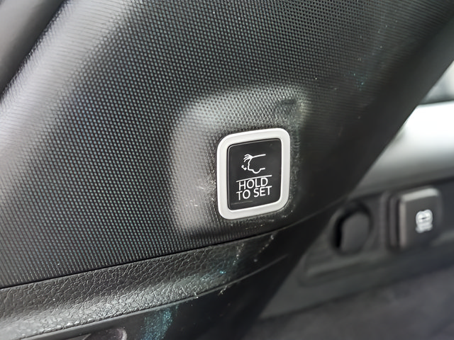 Used 2023 Jeep Grand Cherokee Summit AWD/4WD image 28