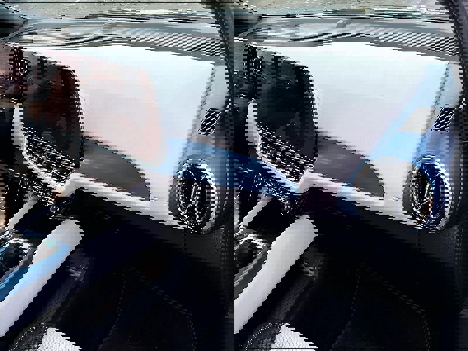 Used 2025 Chevrolet Equinox EV LT image 21