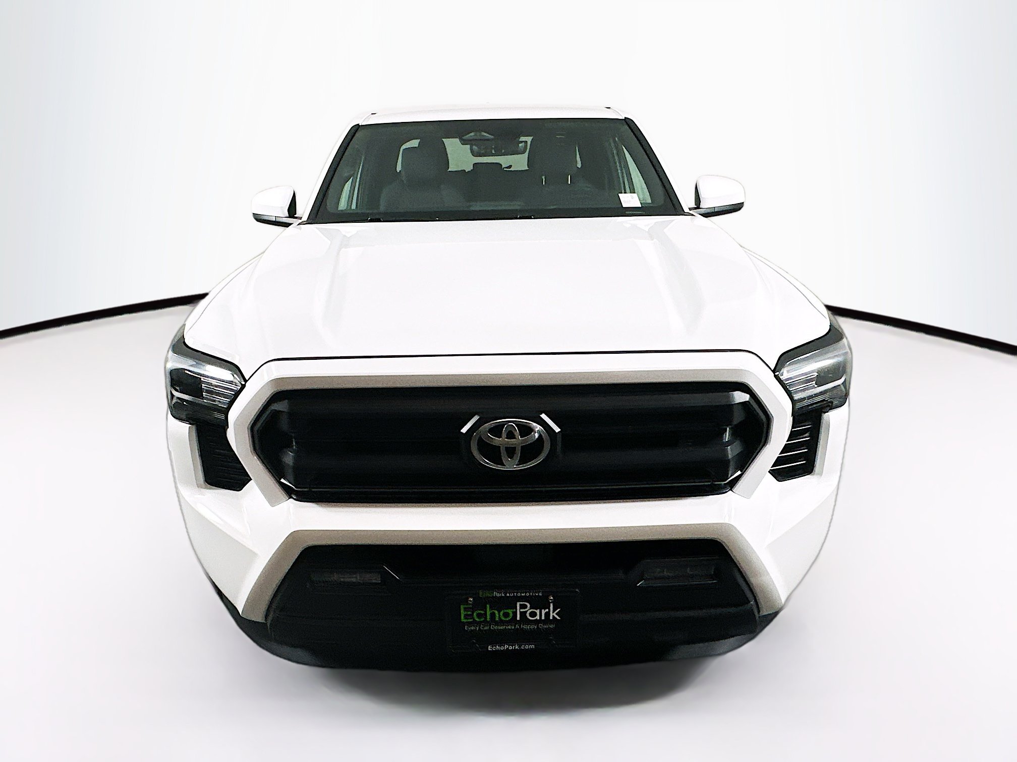 Used 2025 Toyota Tacoma SR5 AWD/4WD image 2