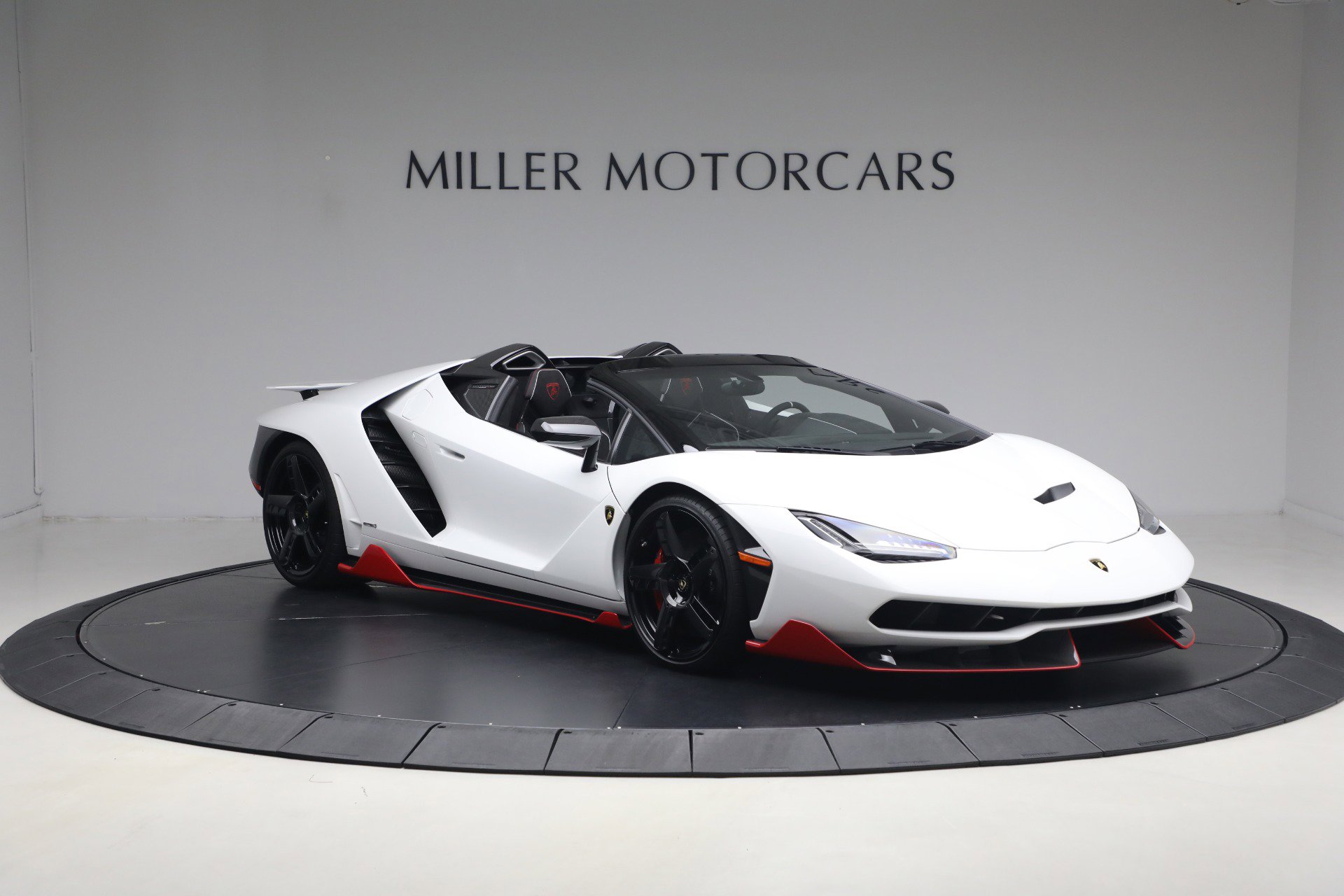 Used 2017 Lamborghini Centenario LP 770-4 AWD/4WD image 2