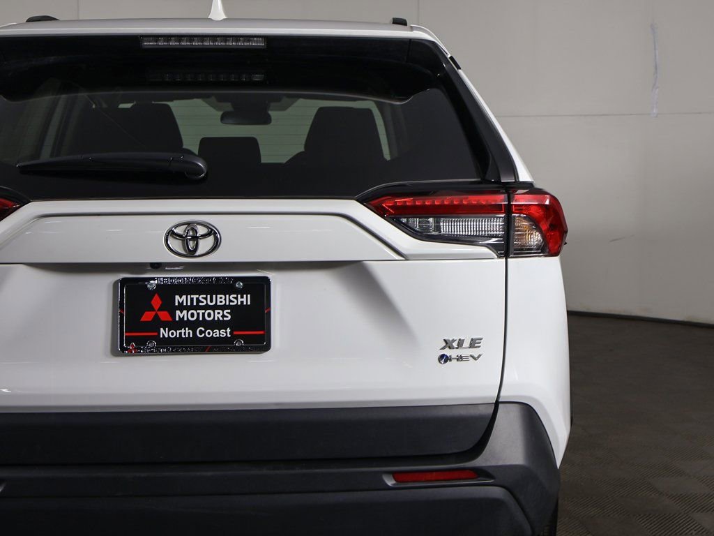 Used 2025 Toyota RAV4 XLE AWD/4WD image 14