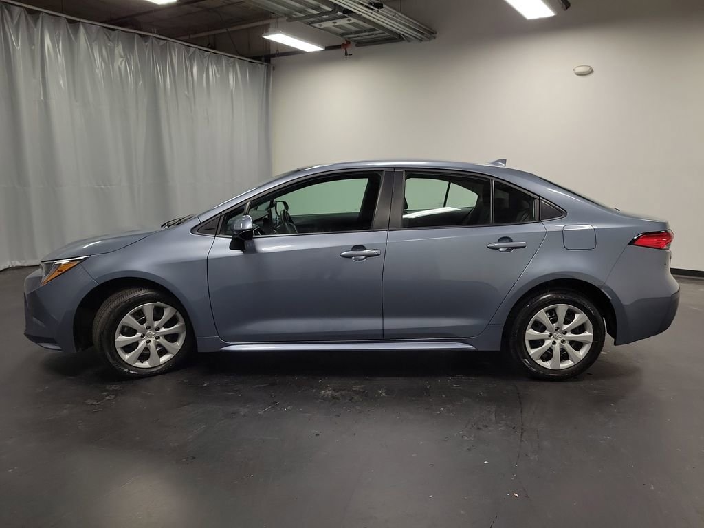 Used 2025 Toyota Corolla LE image 5