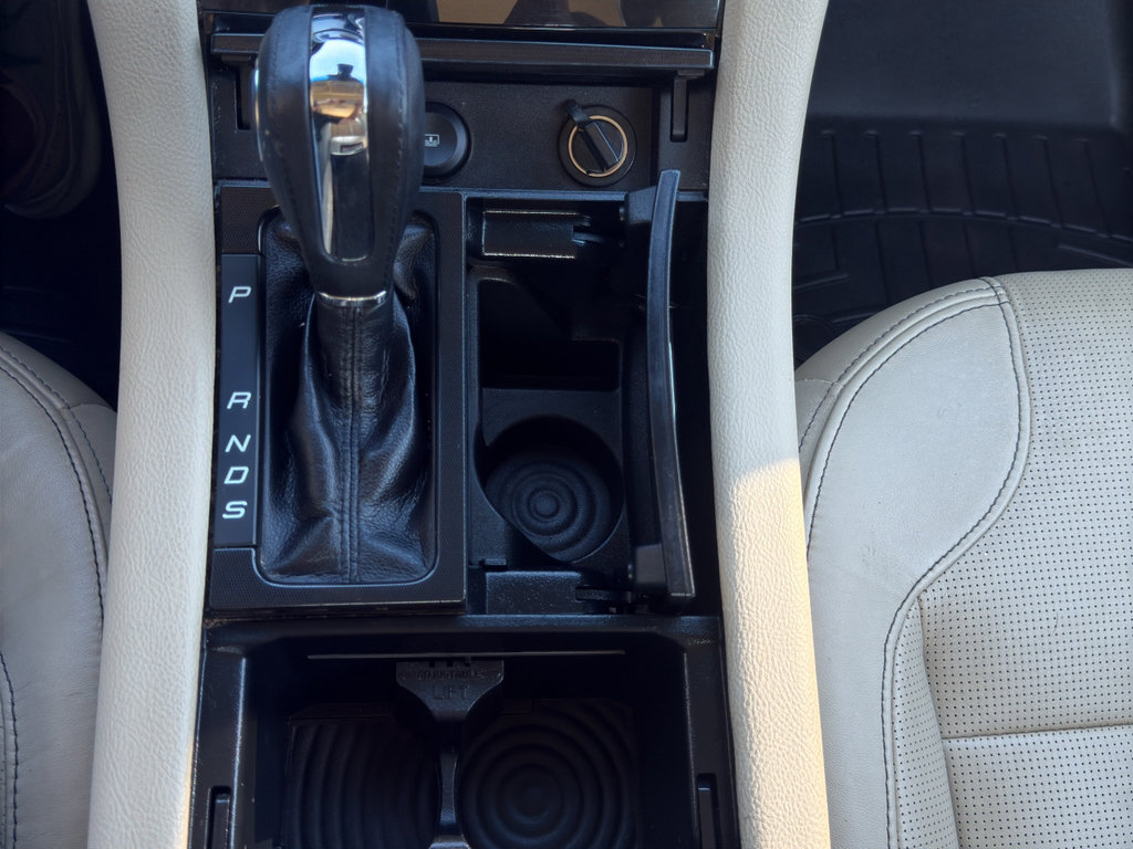 Used 2018 Ford Taurus Limited image 20