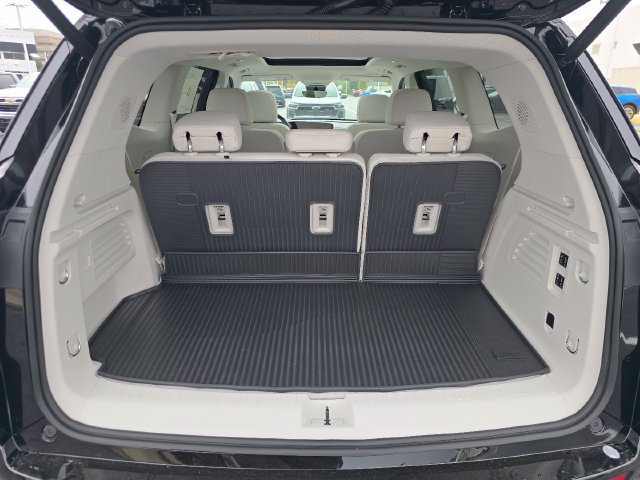 New 2027 Buick Enclave Avenir w/ LPO, Illumination Package AWD/4WD image 19