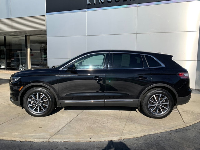 Certified 2022 Lincoln Nautilus AWD image 2