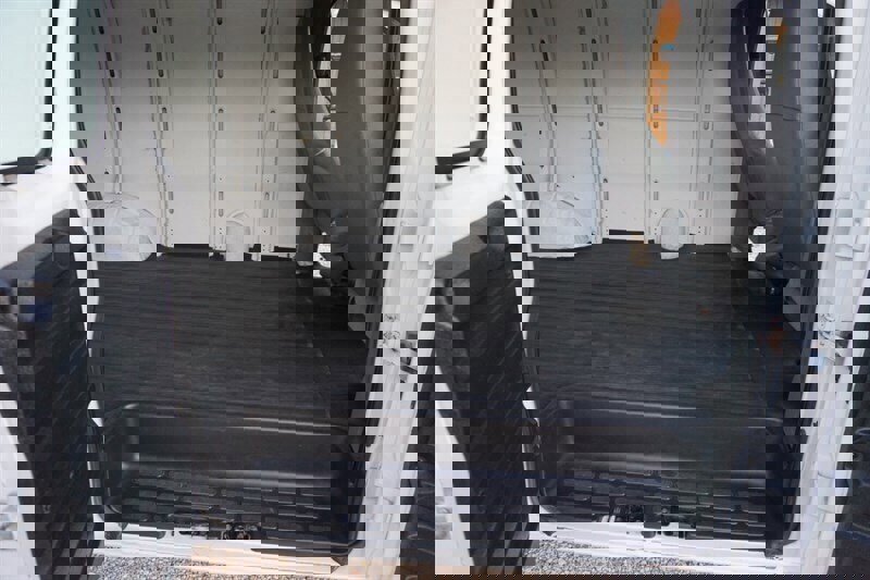 Used 2010 Chevrolet Express 1500 image 28