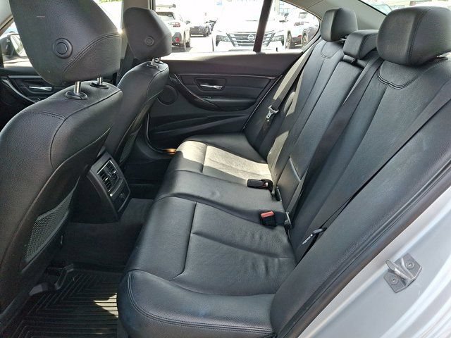 Used 2018 BMW 320i xDrive Sedan w/ Premium Package AWD/4WD image 13
