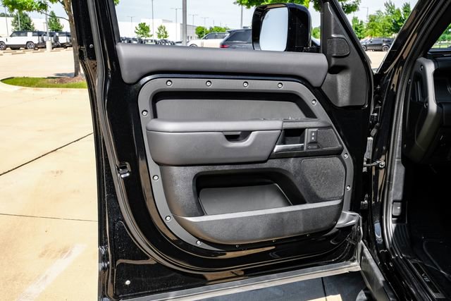 Used 2025 Land Rover Defender 130 V8 AWD/4WD image 62