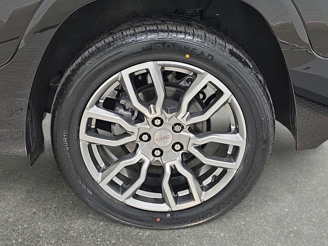 Used 2024 GMC Terrain Denali w/ Denali Premium Package image 33