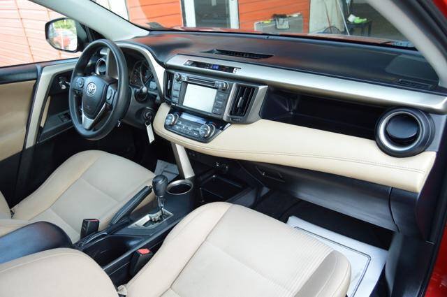 Used 2014 Toyota RAV4 XLE AWD/4WD image 15