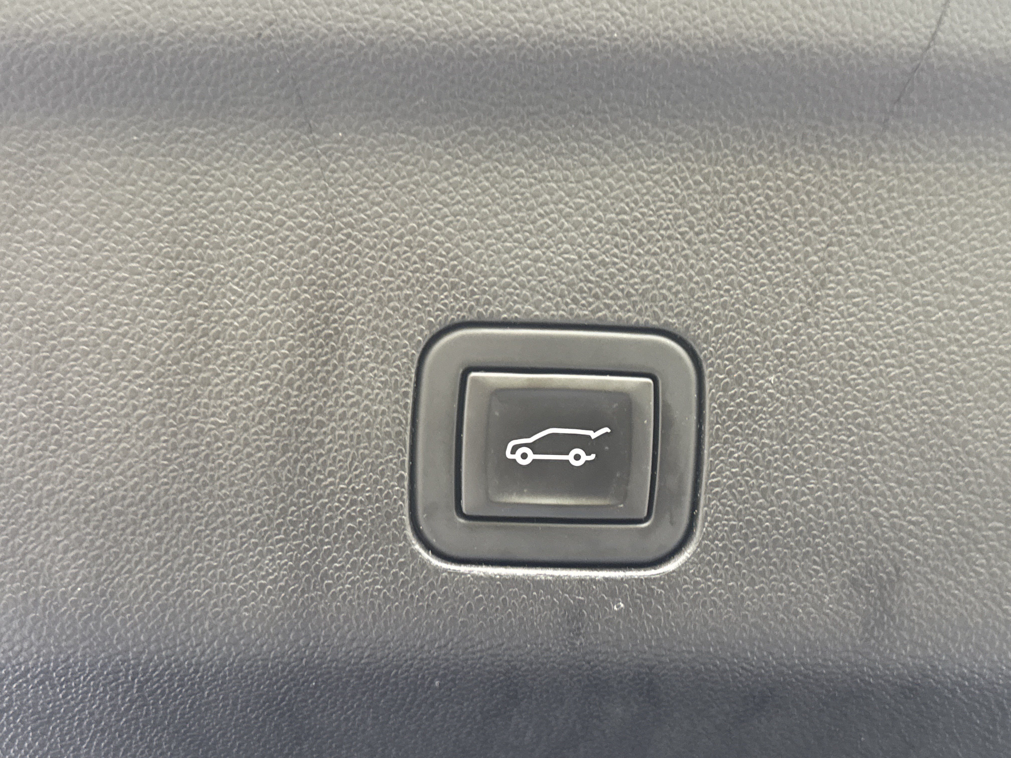 Used 2023 GMC Yukon SLT AWD/4WD image 38