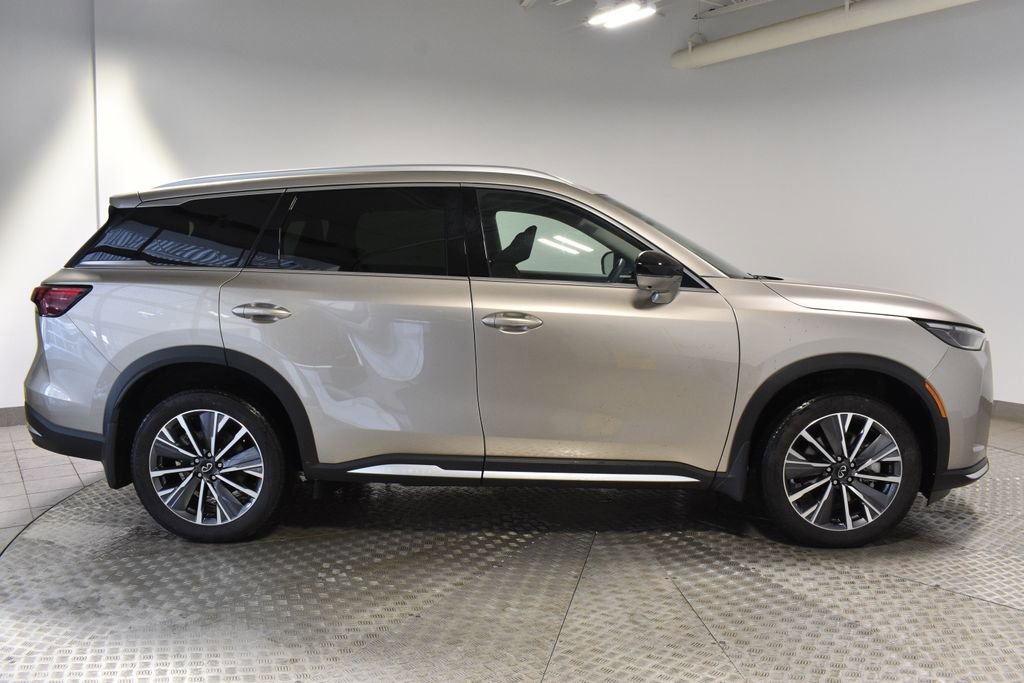 Certified 2026 INFINITI QX60 Luxe w/ Family Package image 11