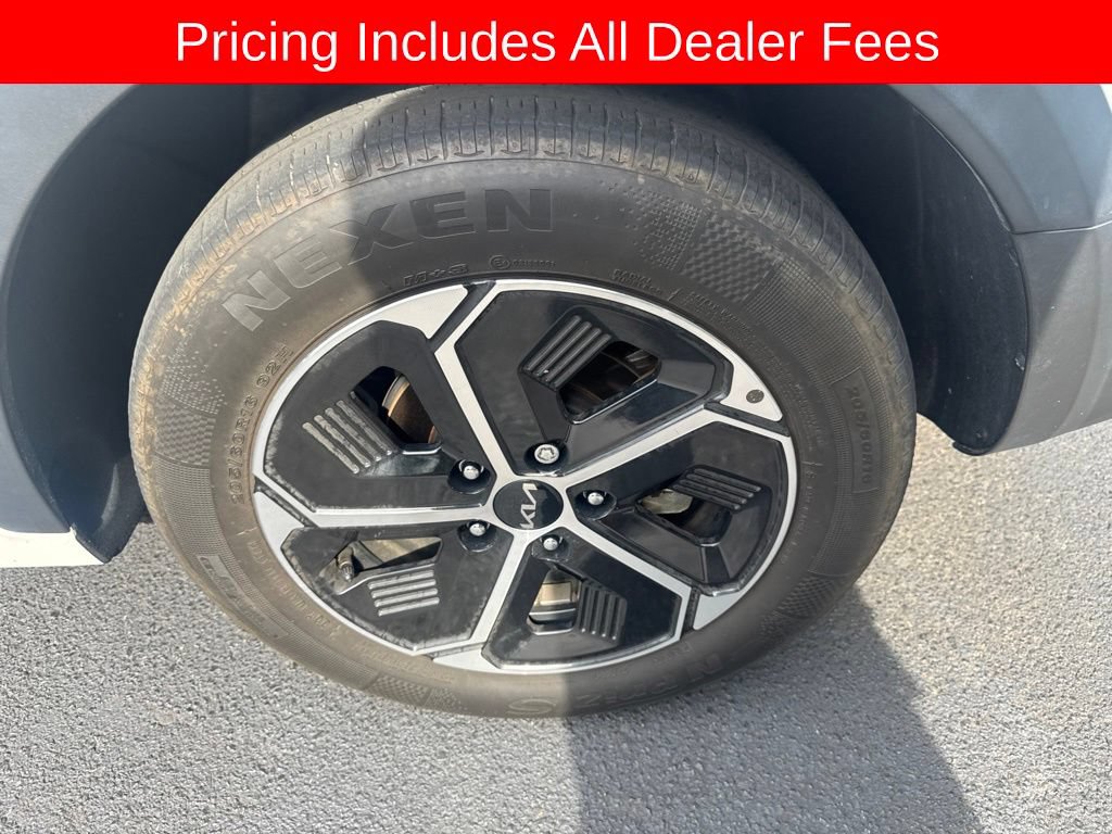 Certified 2024 Kia Niro EX FWD image 16