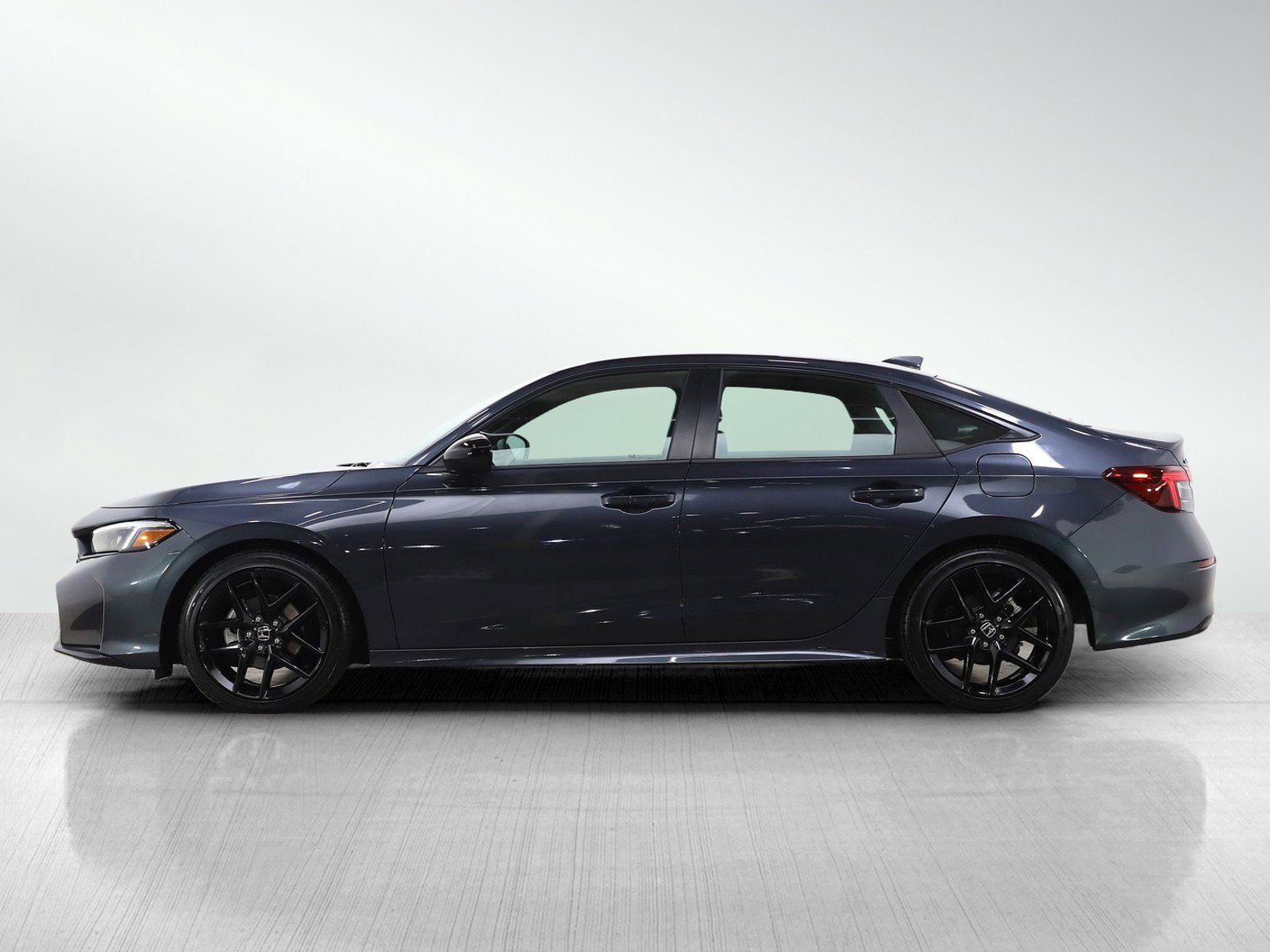 Used 2025 Honda Civic Sport image 2