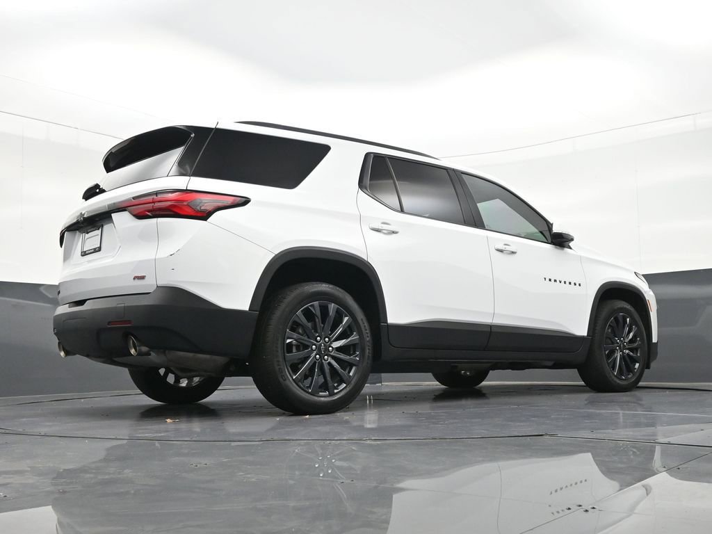 Used 2023 Chevrolet Traverse RS FWD image 33
