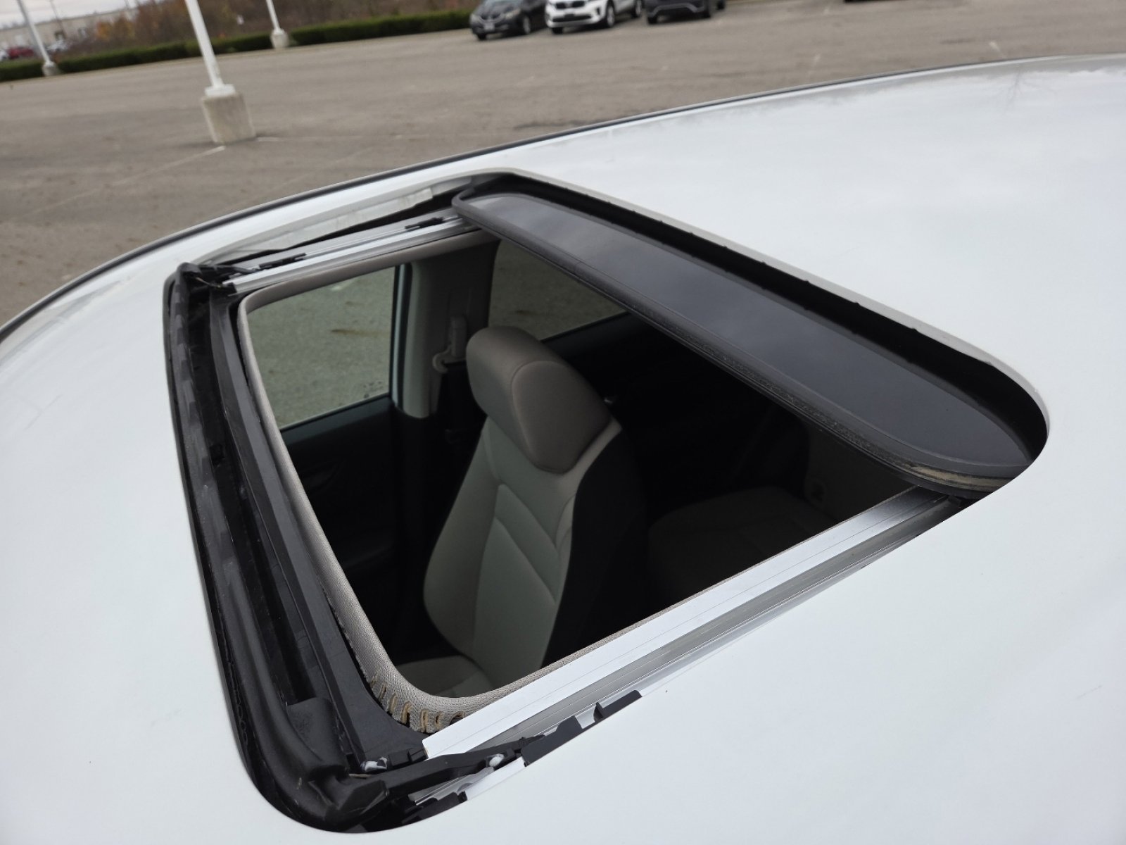 Used 2024 Honda CR-V EX image 4