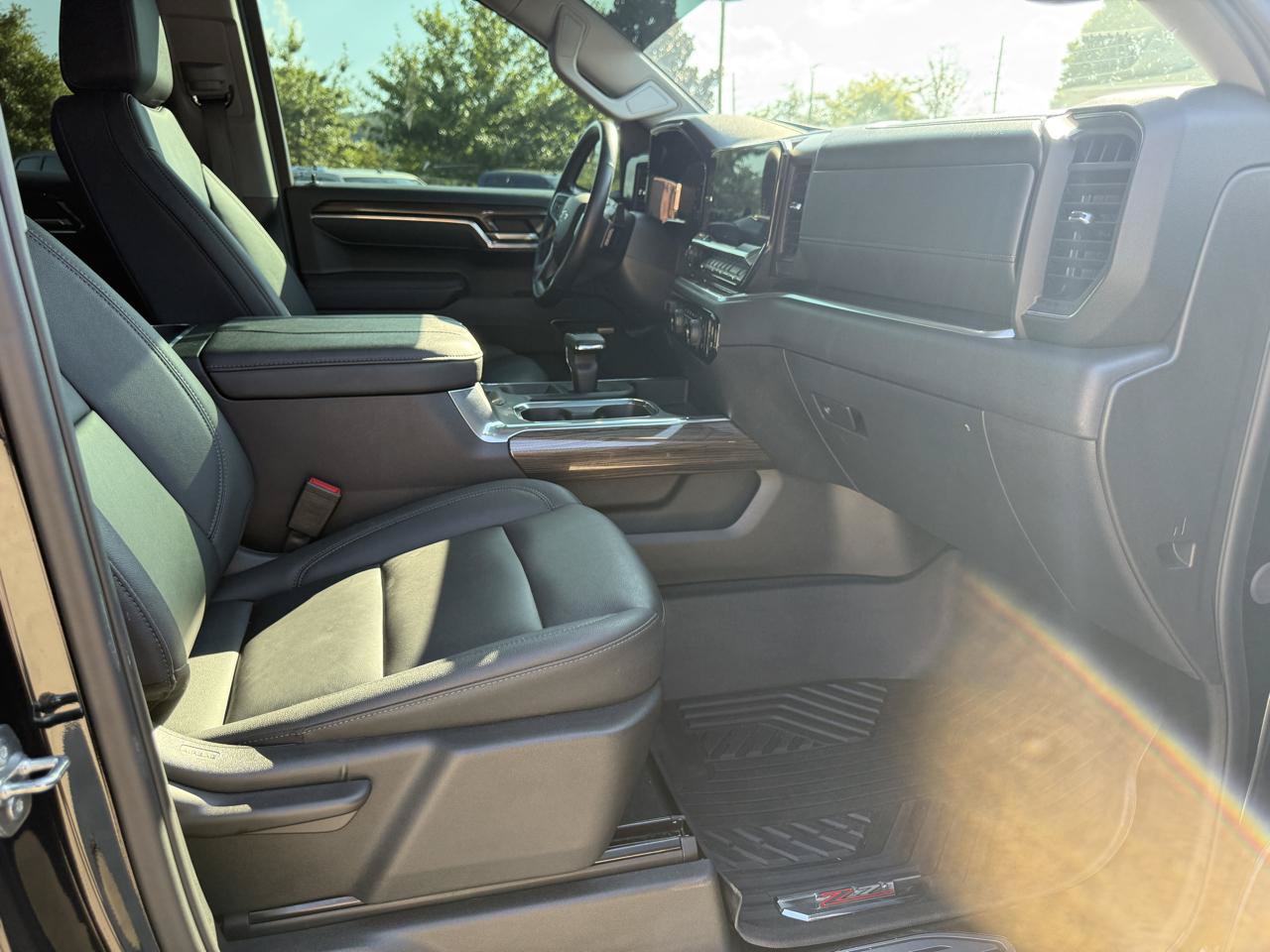 Used 2025 Chevrolet Silverado 1500 LT Trail Boss w/ Convenience Package II AWD/4WD image 35