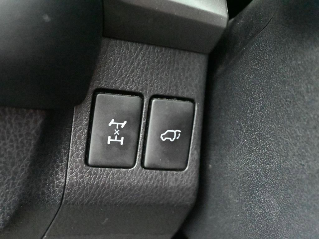 Used 2018 Toyota RAV4 XLE image 23