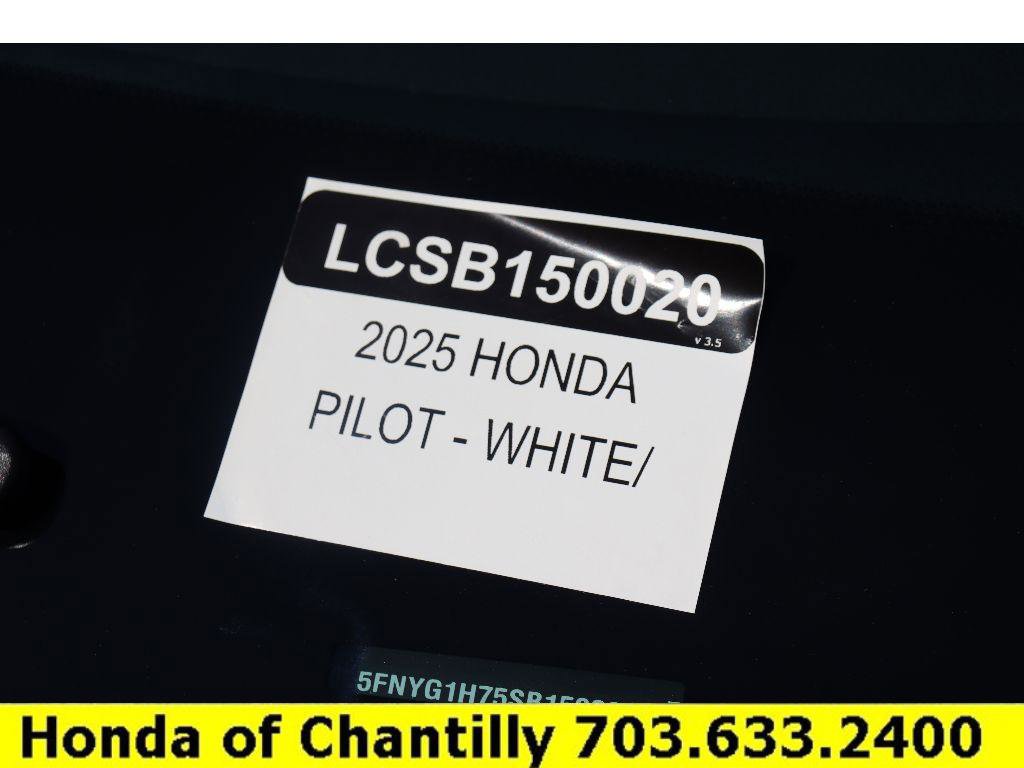 Used 2025 Honda Pilot Touring image 39