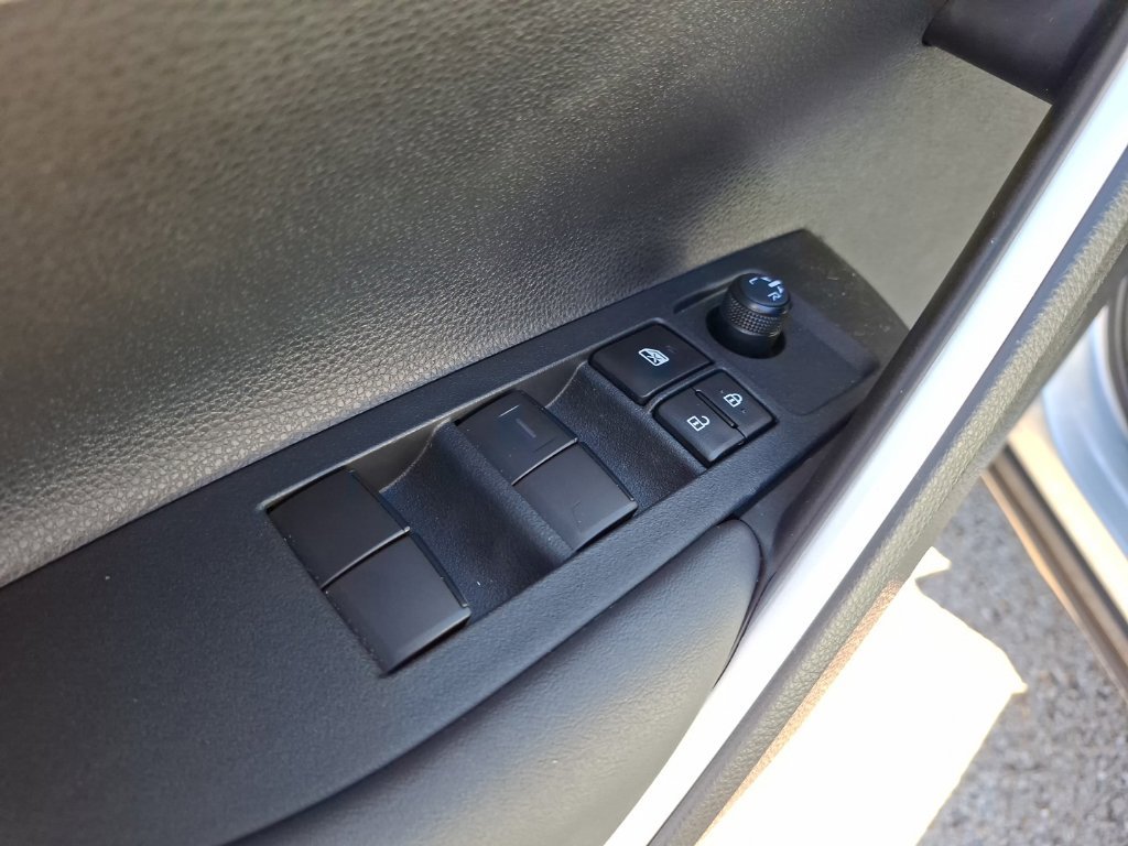 Used 2026 Toyota Corolla Cross L FWD image 12