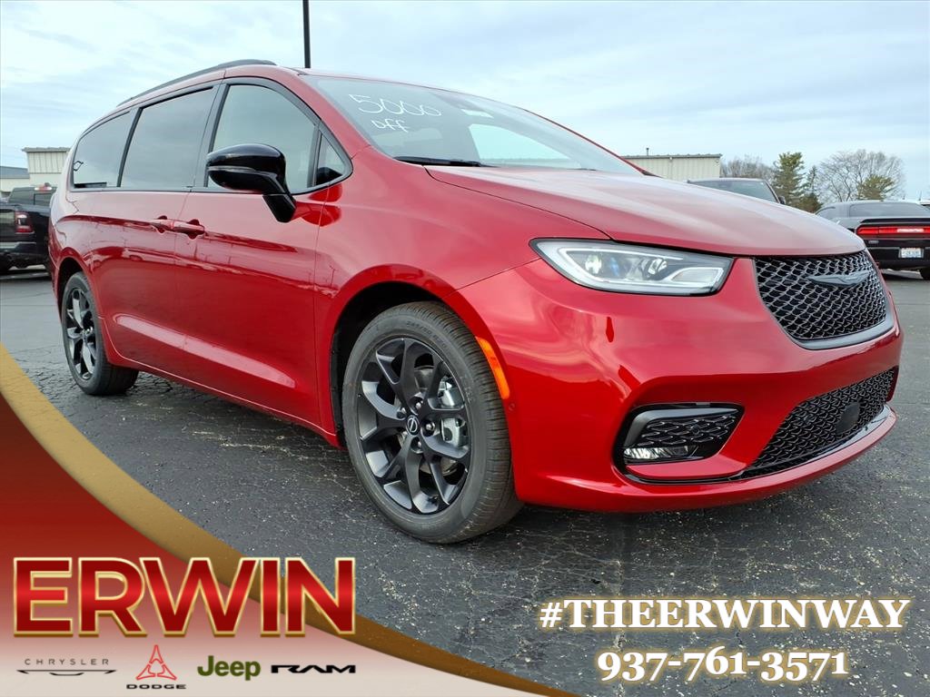 New 2026 Chrysler Pacifica Select w/ S Appearance Package image 1