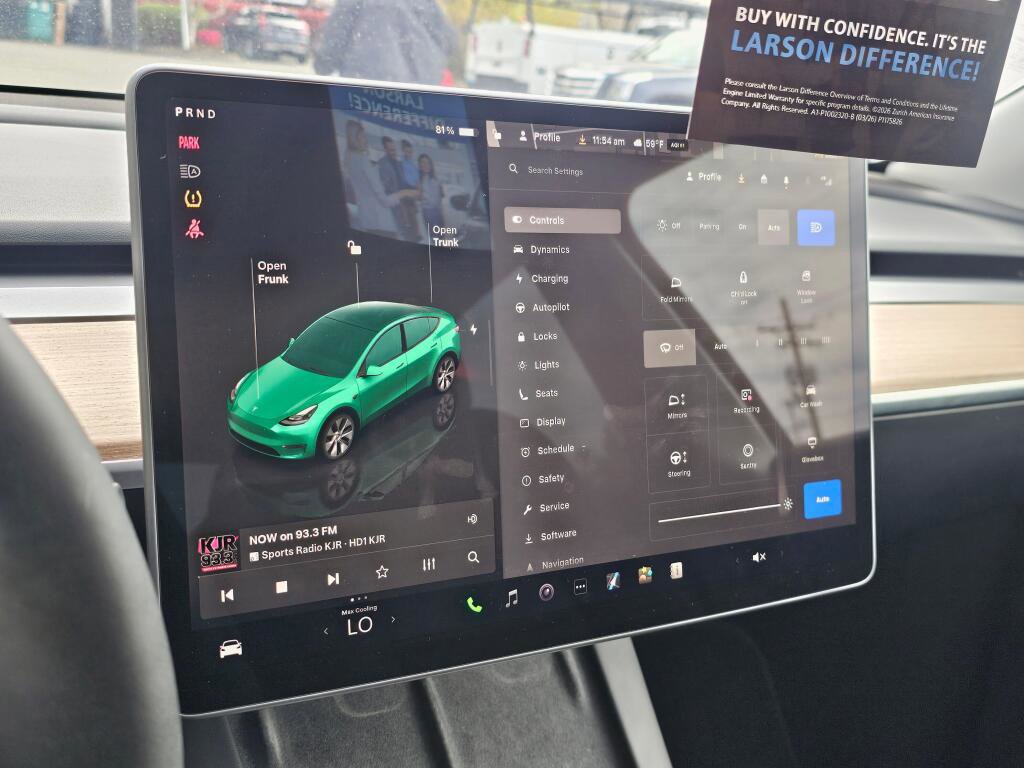 Used 2024 Tesla Model Y Long Range AWD/4WD image 27