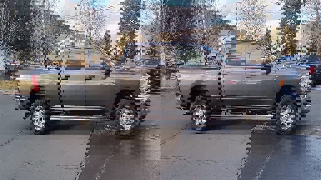 Used 2023 RAM 3500 Tradesman w/ Safety Group image 2