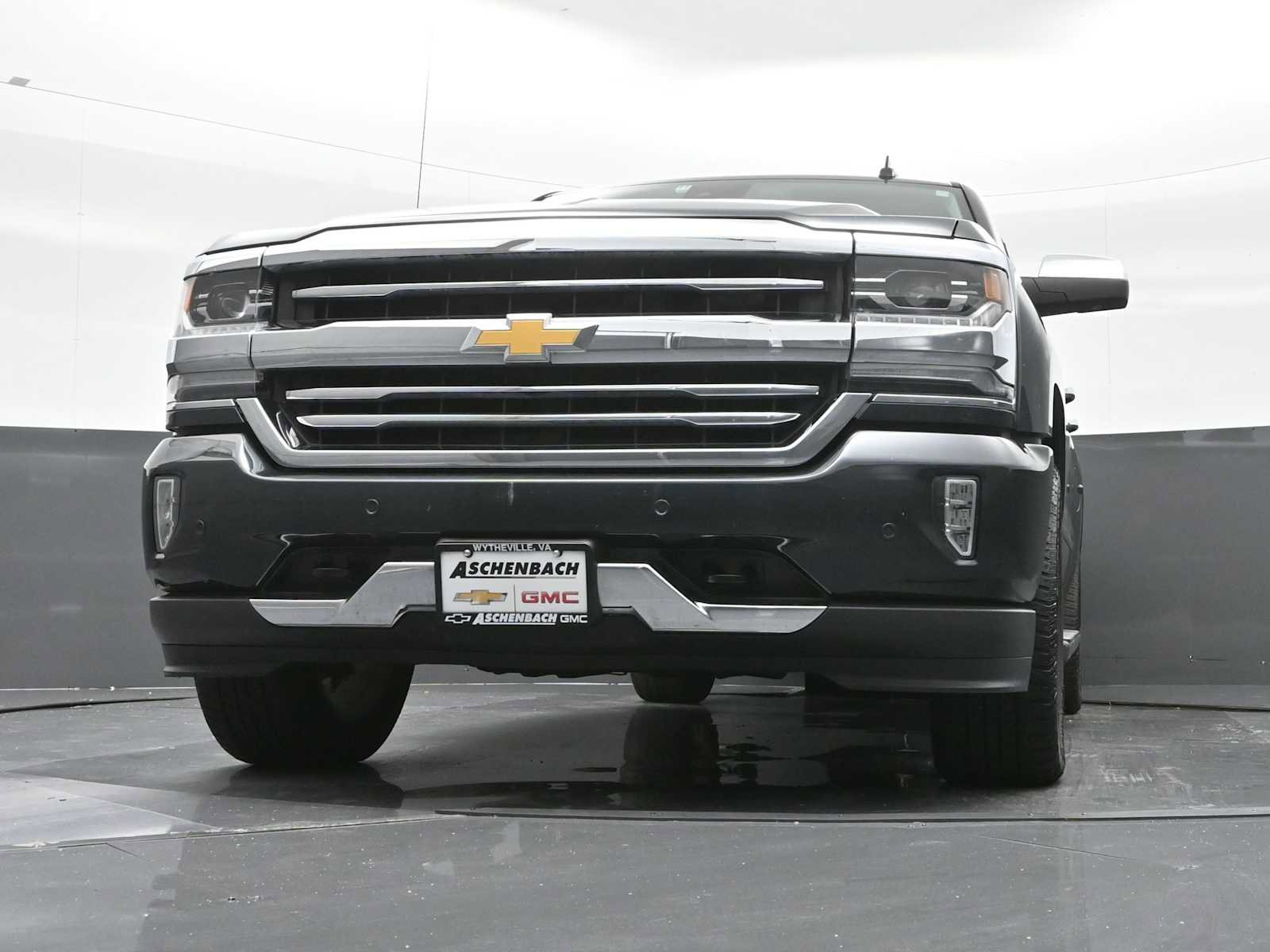 Used 2018 Chevrolet Silverado 1500 High Country image 25