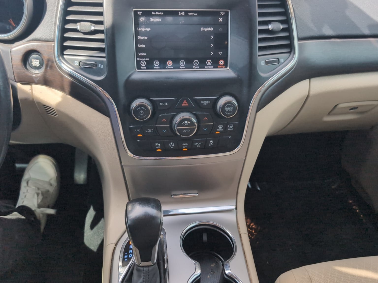Used 2018 Jeep Grand Cherokee Laredo AWD/4WD image 15