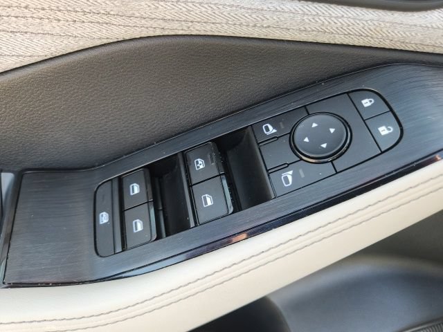 Used 2021 Nissan Rogue SV FWD image 26