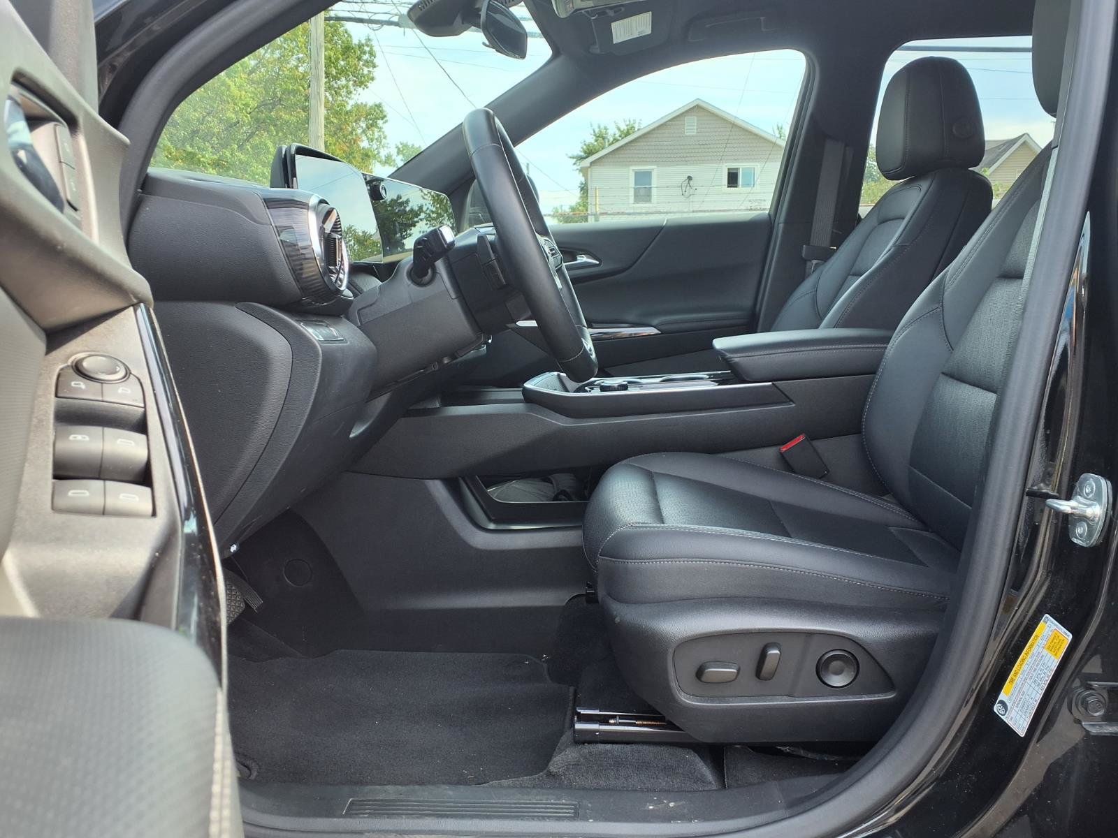 Used 2026 Chevrolet Equinox LT w/ Convenience Package II AWD/4WD image 5