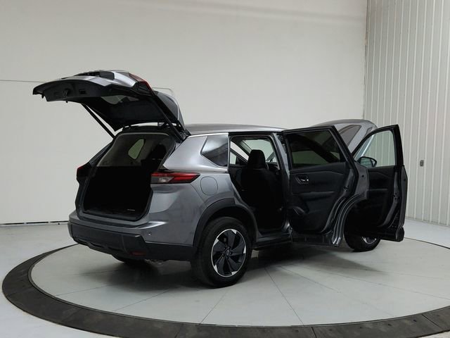Used 2025 Nissan Rogue SV image 15