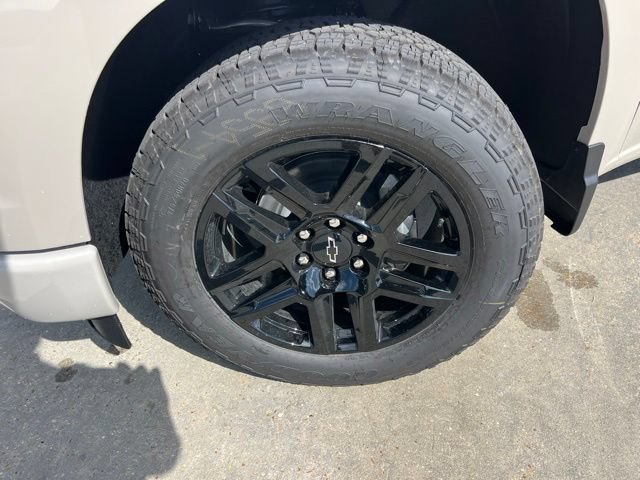 New 2026 Chevrolet Silverado 1500 Custom w/ Turbomax Blackout Package AWD/4WD image 32