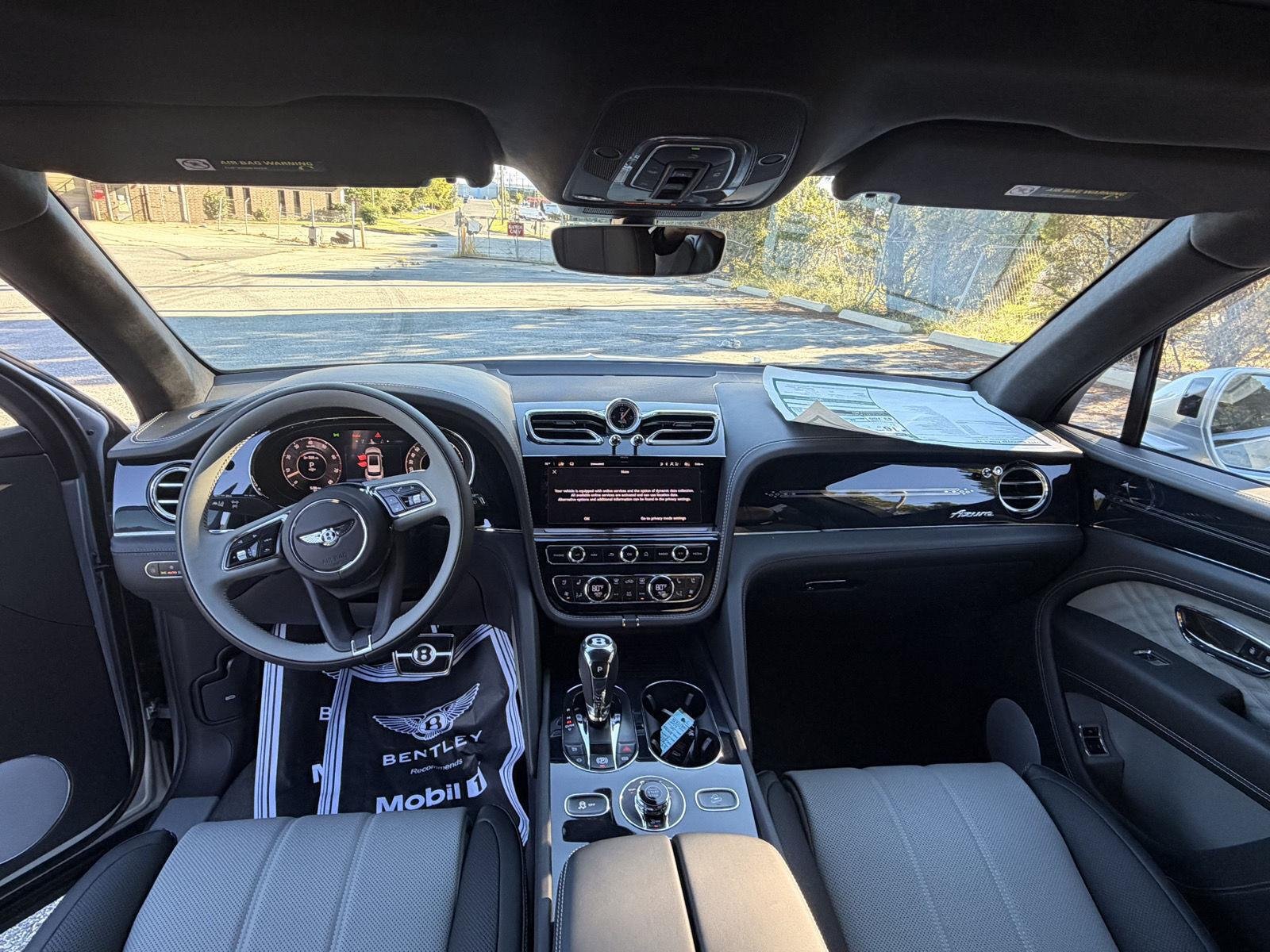 New 2027 Bentley Bentayga AWD/4WD image 12