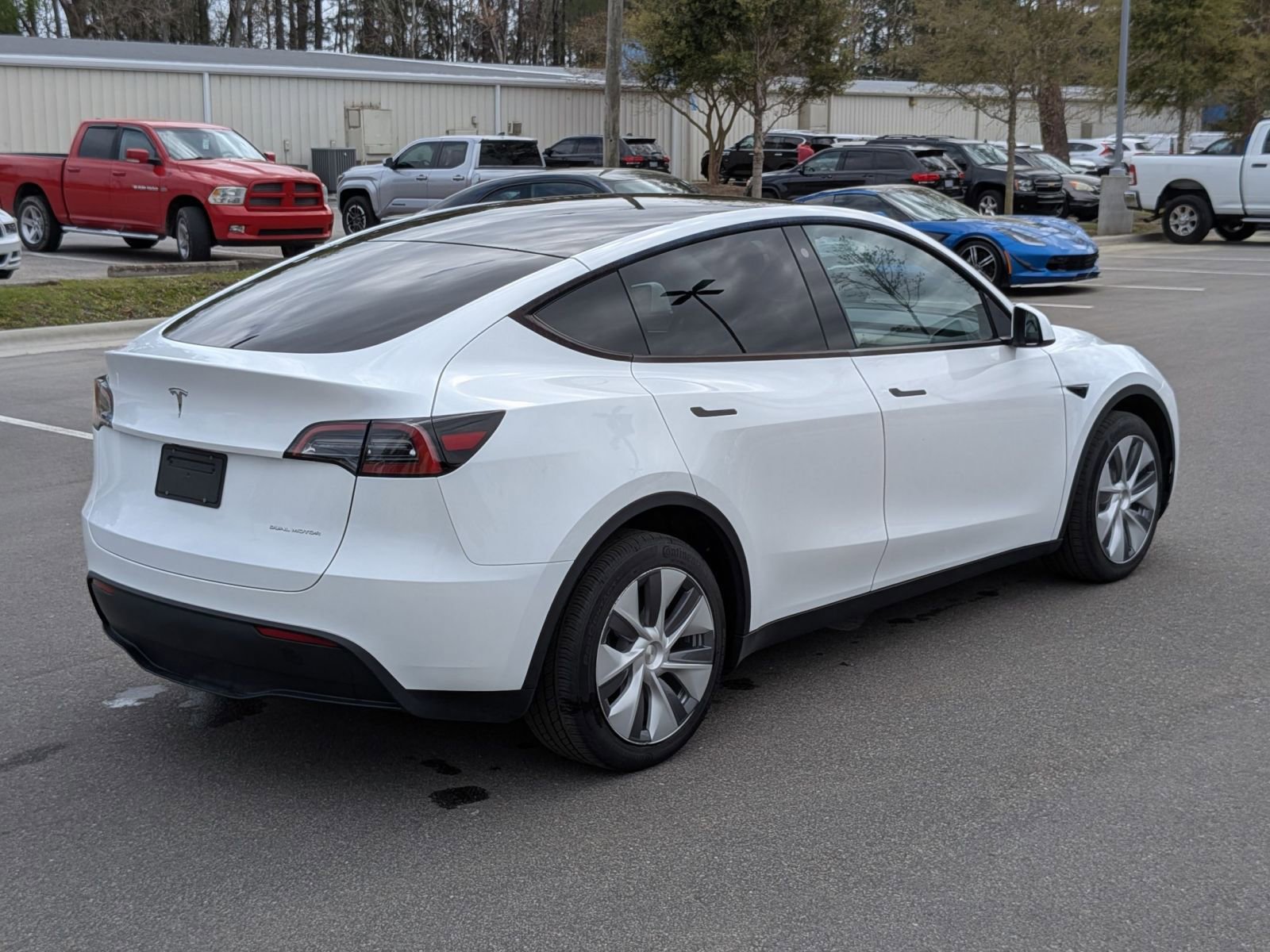Used 2023 Tesla Model Y Long Range image 3